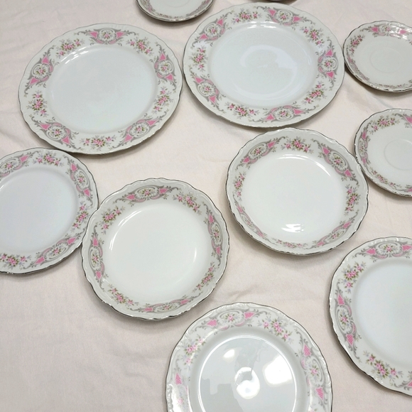 StyleHouse Pompadour Fine China 11 piece set - Picture 4 of 13